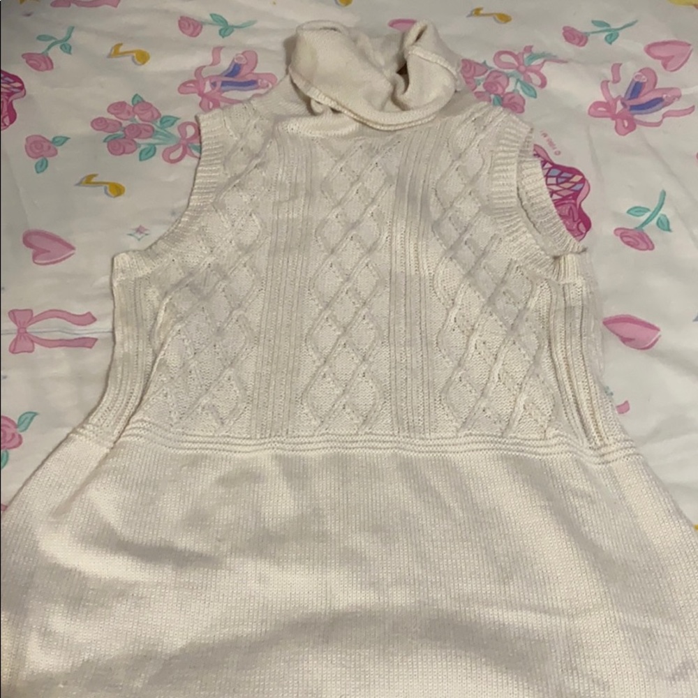Cream knit turtleneck sleeveless sweater